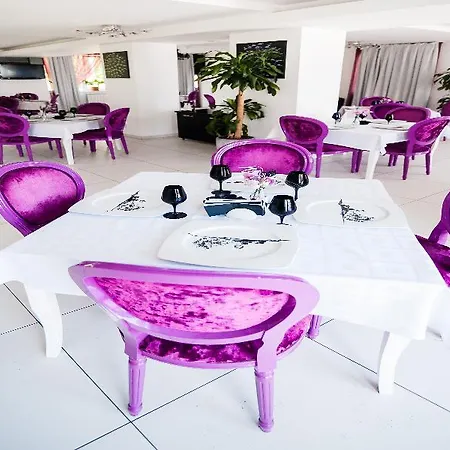 Alex&george Boutique فندق